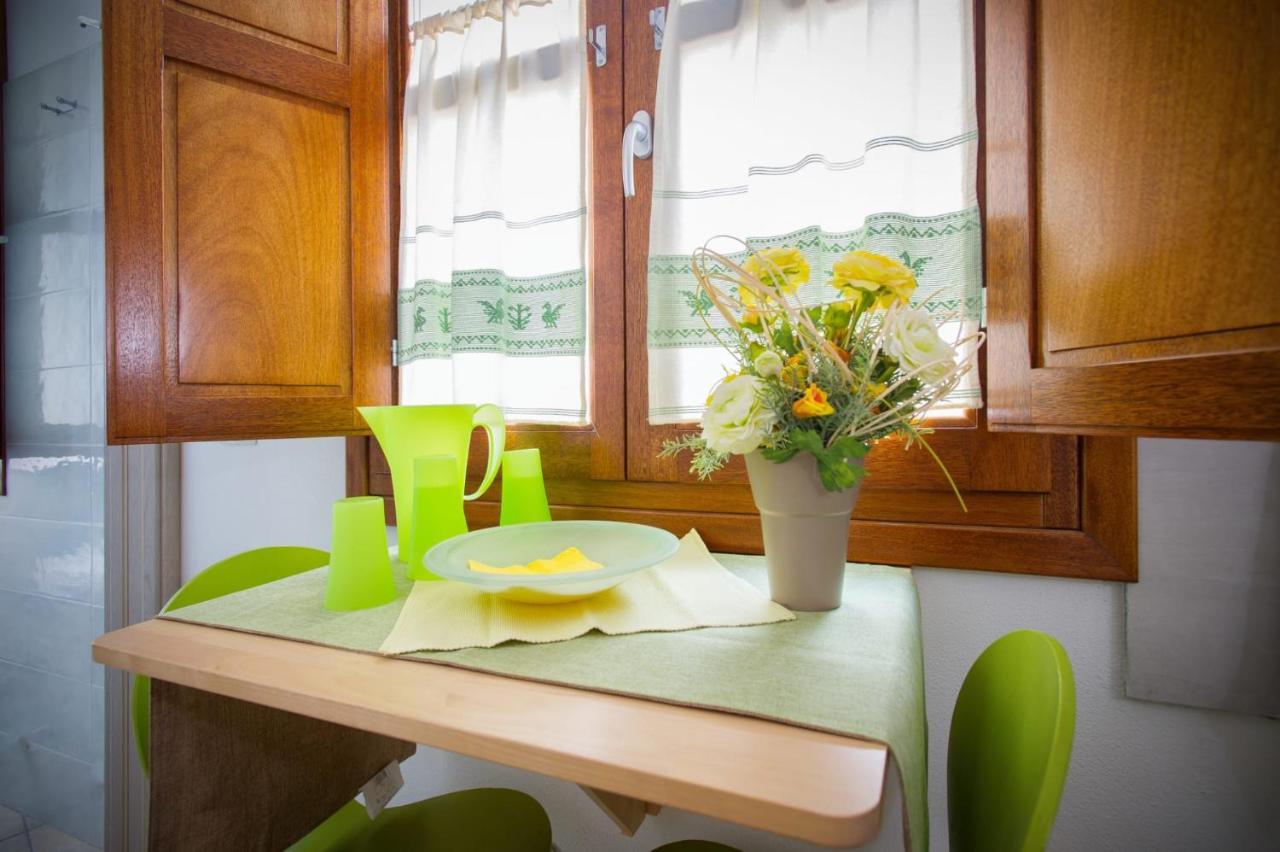 Holiday Room Sa Tebia Oristano Exterior photo